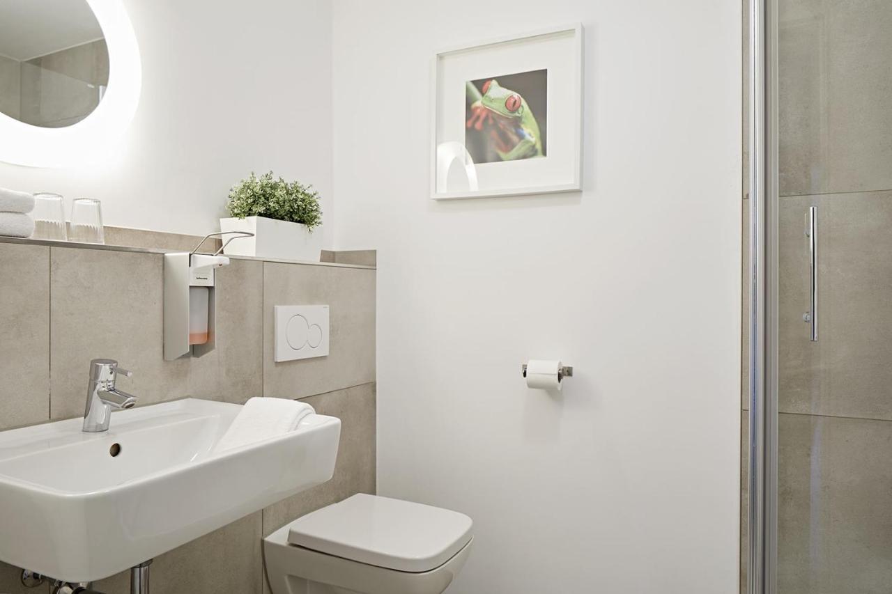 Nonstop Hotel Augsburg - Ubernacht - Hostelhotelhome Buitenkant foto