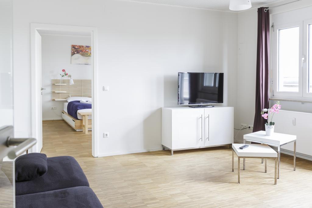 Nonstop Hotel Augsburg - Ubernacht - Hostelhotelhome Buitenkant foto