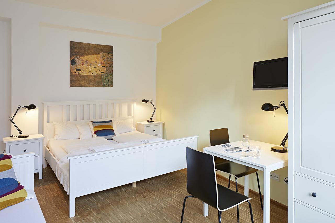 Nonstop Hotel Augsburg - Ubernacht - Hostelhotelhome Buitenkant foto
