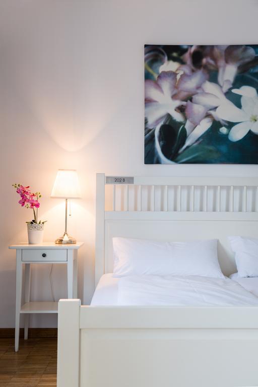 Nonstop Hotel Augsburg - Ubernacht - Hostelhotelhome Kamer foto